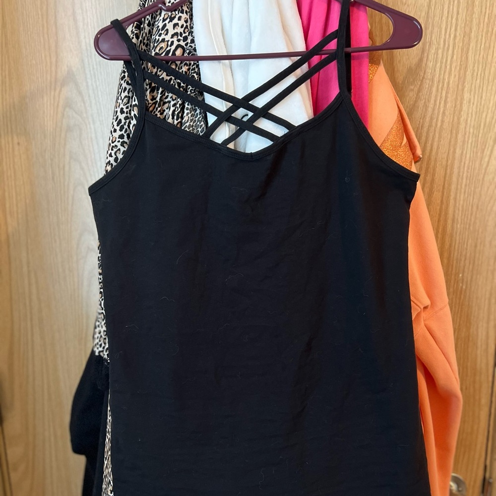 Maurice’s criss cross tank